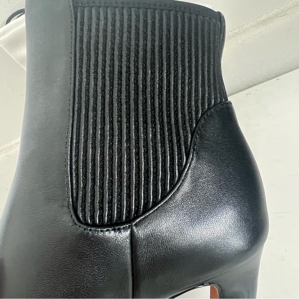 Vince Women’s Elsie Black Leather Peep Toe Ankle Booties Pumps Heel Stretch 5.5 - Picture 7 of 12
